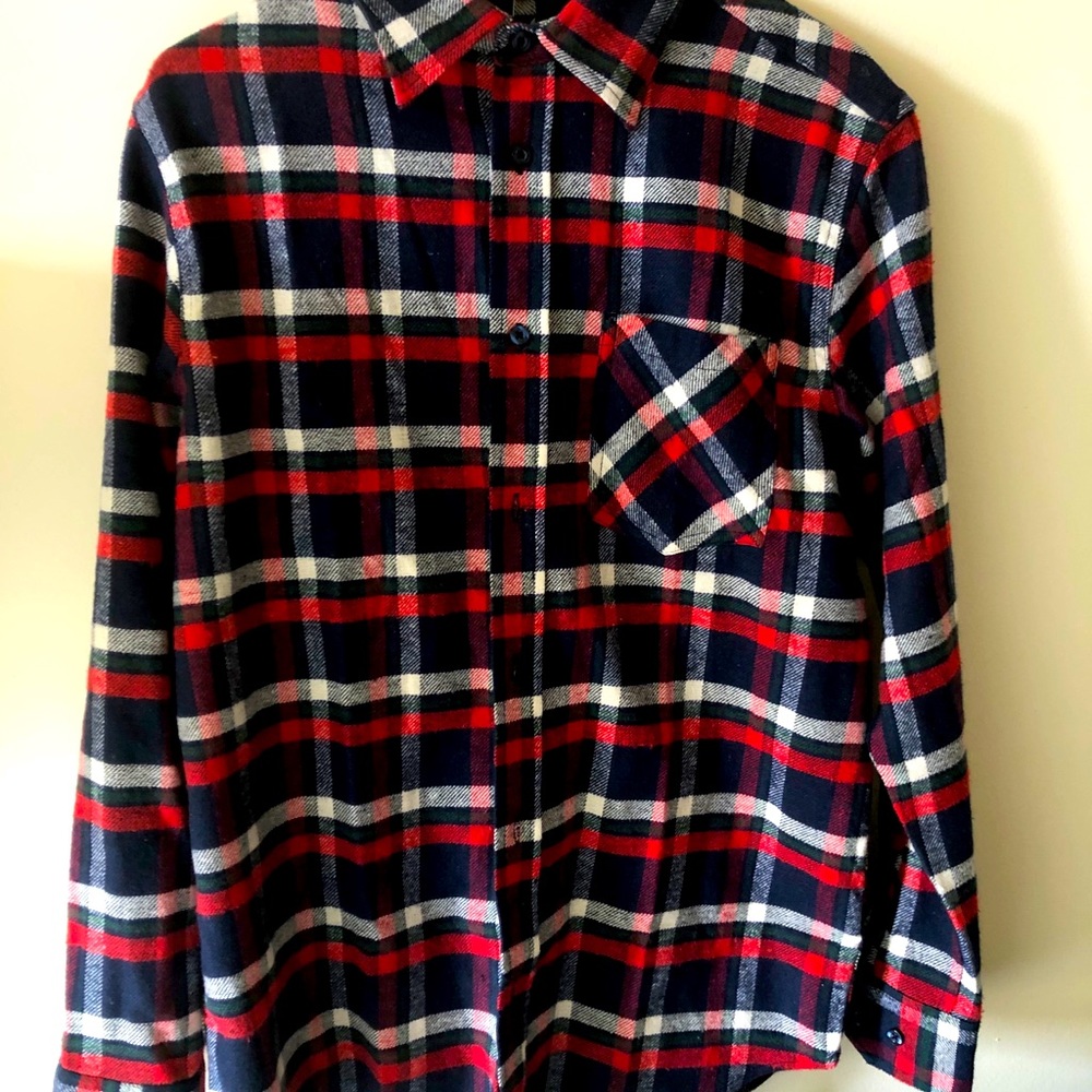 Large Men’s Casual collar shirt.